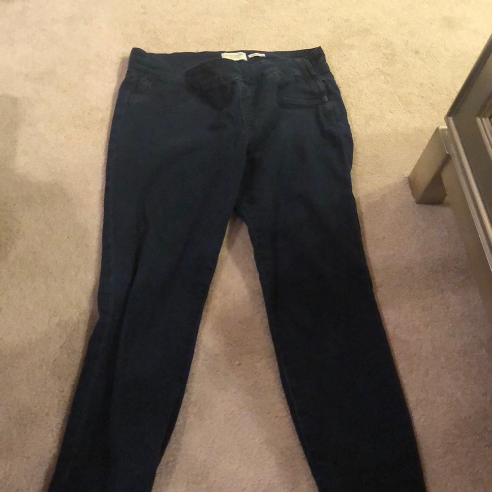 Gilly Hicks dark denim jegging cheeky stretch